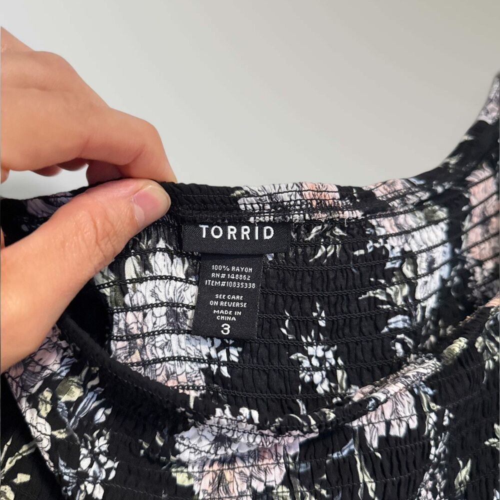 Torrid Challis Smocked Off-Shoulder Blouse Babydoll Top Black Floral Size 3X - Picture 6 of 9